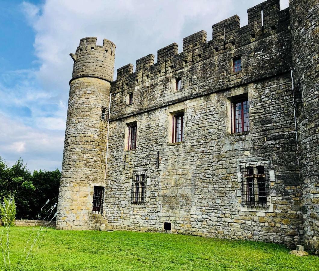 Appartement Spacieux Avec Deux Chambres Au Chateau Valence  Exterior foto